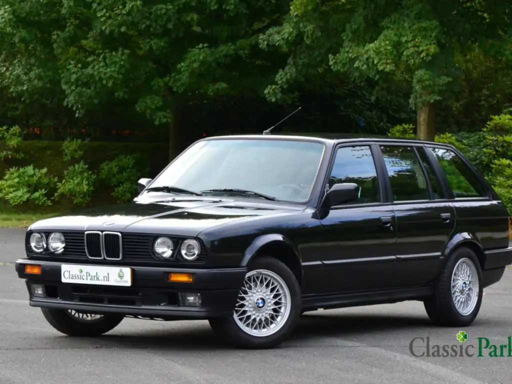 <strong>Vente aux enchères</strong> BMW E30 325i Touring de 1990 - Boîte manuelle