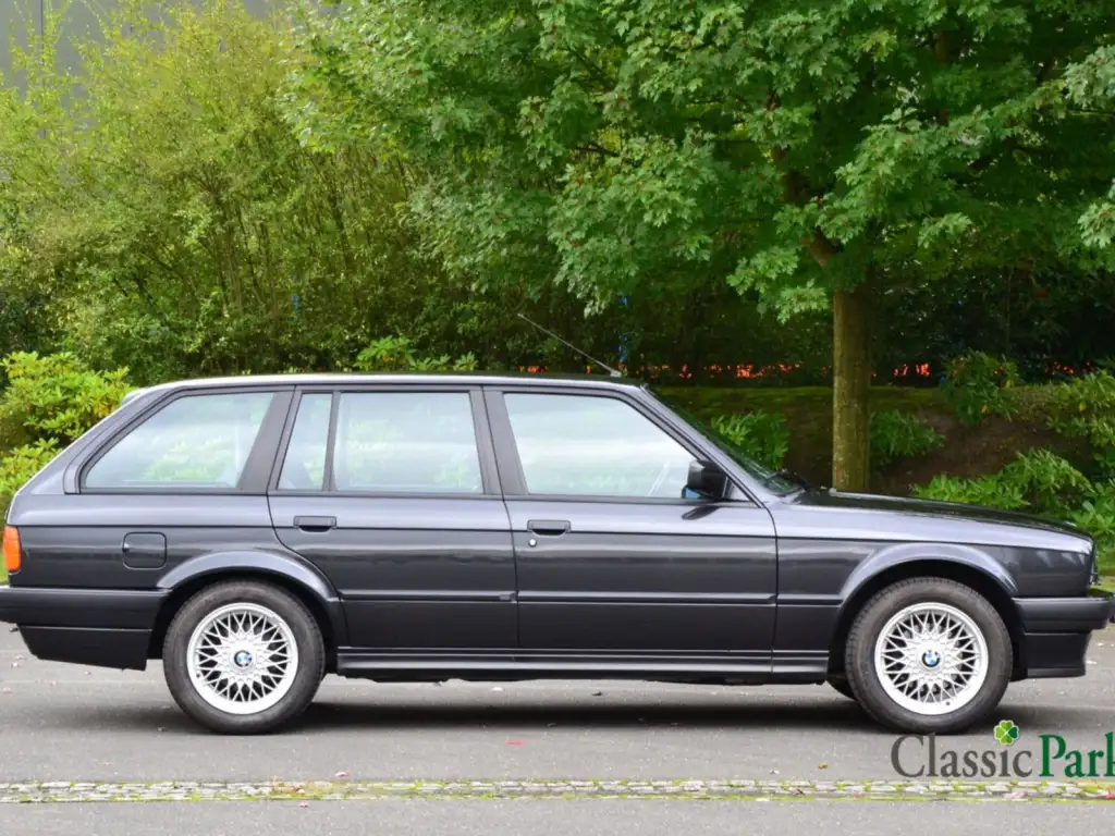 1990 BMW E30 325i Touring - Manual