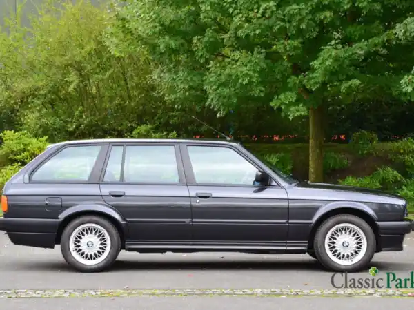 1990 BMW E30 325i Touring - Manual