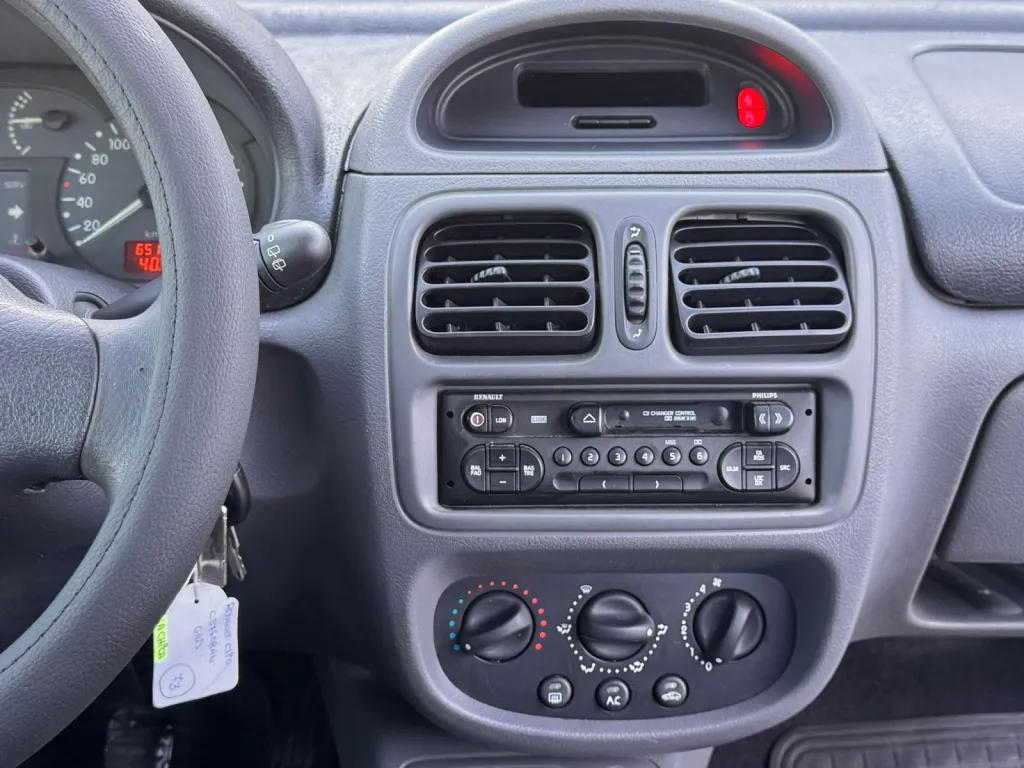 Renault Clio year 2000, 65,000 kilometers #5
