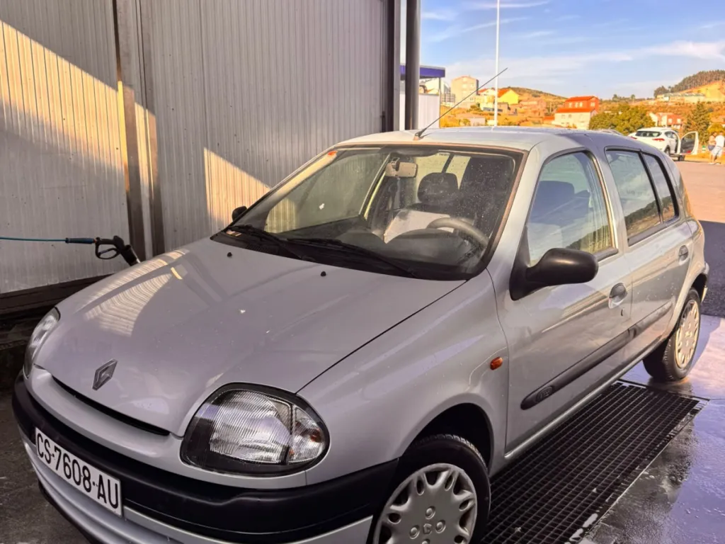 Renault Clio from 2000 with 65,000 km #20